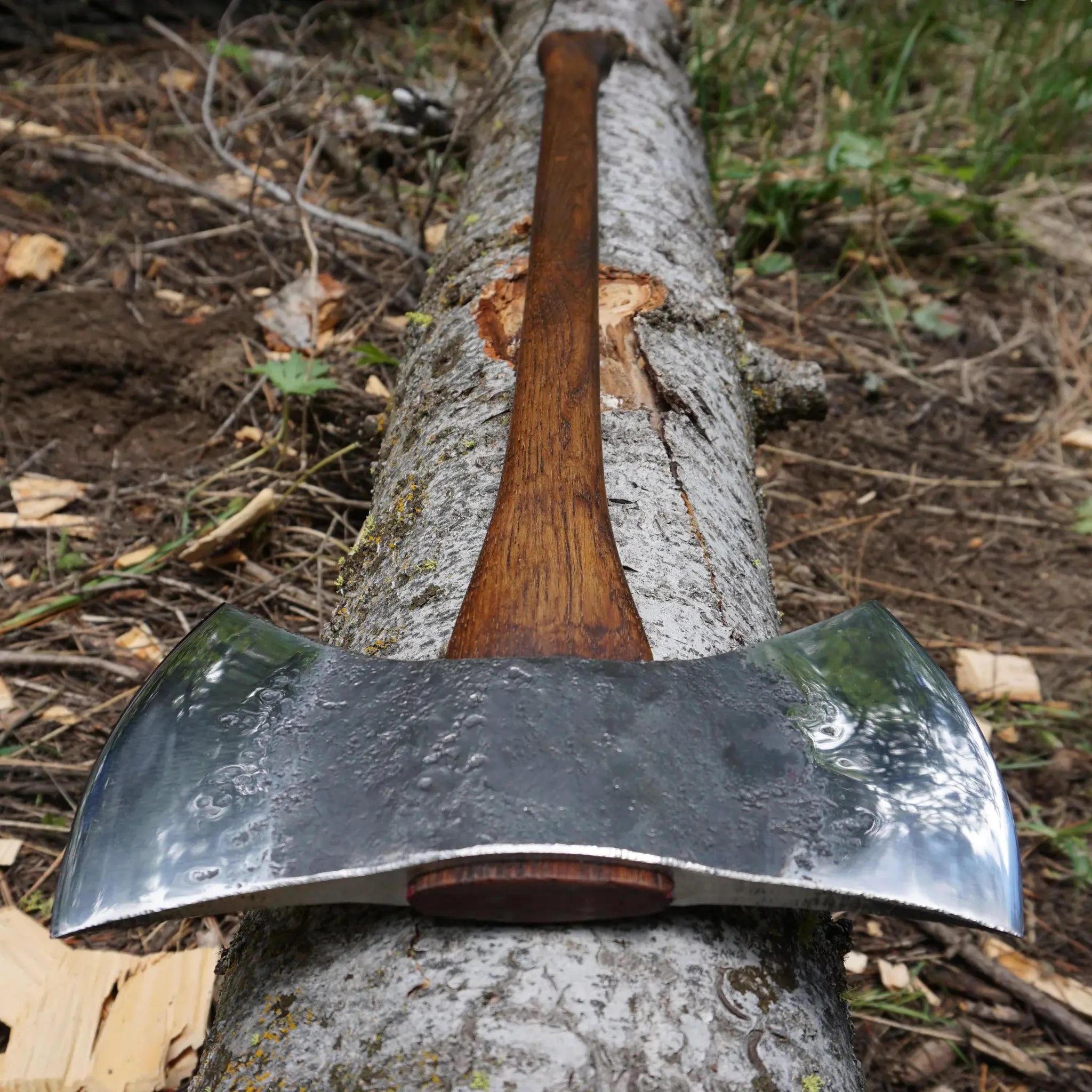 Viking Style Double-Head Axe – Carbon Steel Blade with Rosewood Handle & Leather Cover | Industrial Grade Sharpness